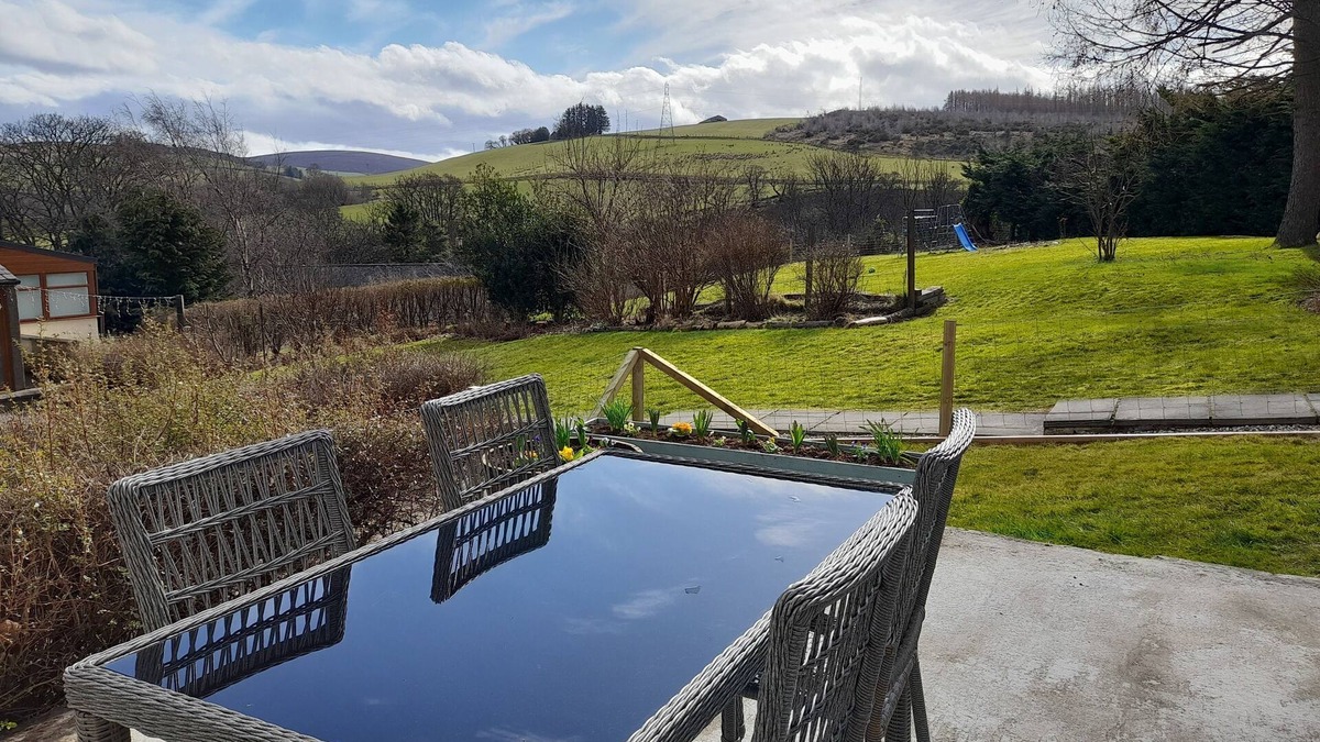 Dufftown Cottage | ROCKVIEW BARN, family friendly, country holiday cottage in Dufftown
