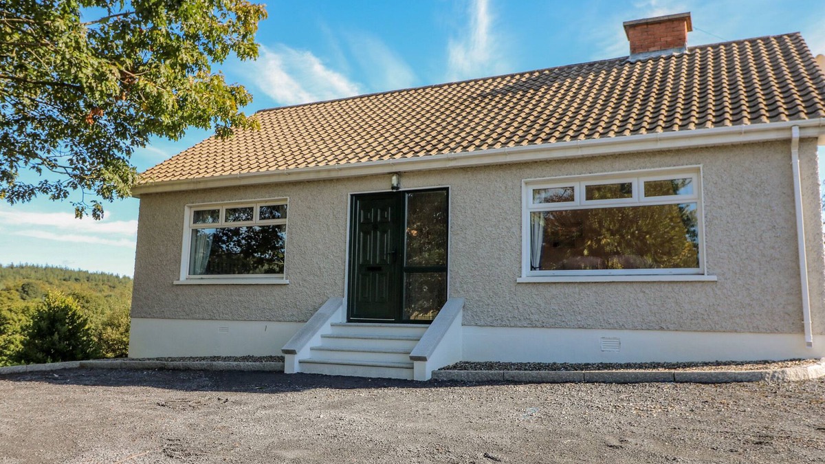 Castledockrell Cottage | ROCKWOOD COTTAGE, pet friendly in Bunclody, County Wexford