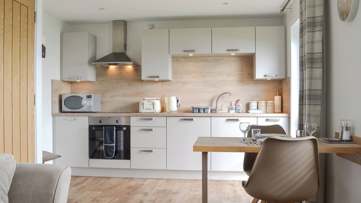 St. Mary's Cottage | Rockworks Chalets No.3 - UK7042