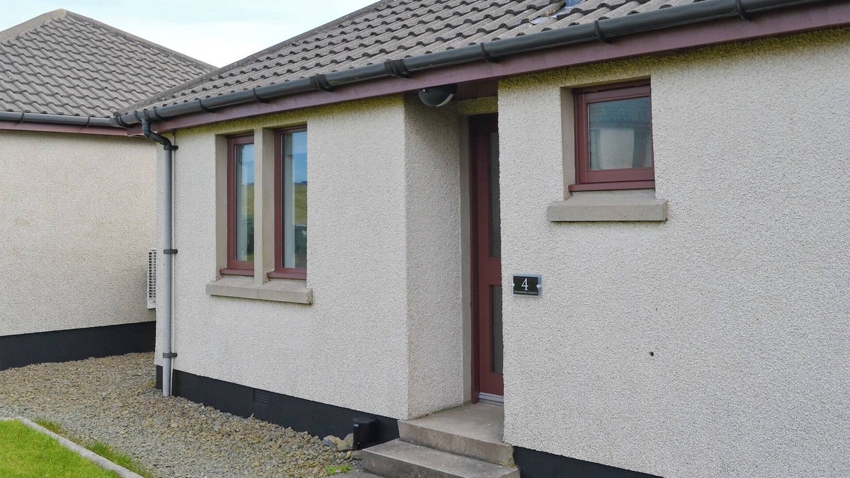St. Mary's Cottage | Rockworks Chalets No.4 - UK7043