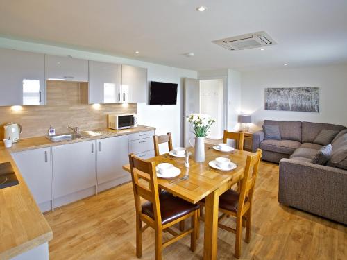 St. Mary's House | Rockworks Chalets No6 - Uk7045