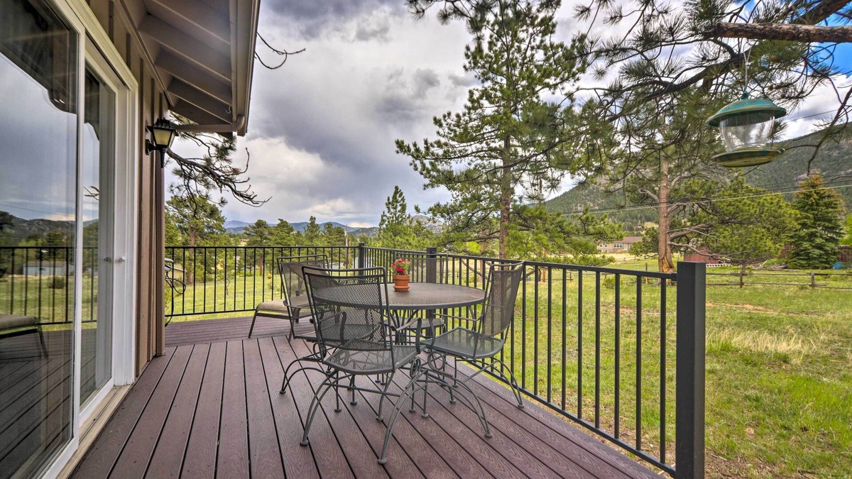 Carriage Hills Cabin | 'Rocky Mountain Breezes' Cabin: Grill + Deck!