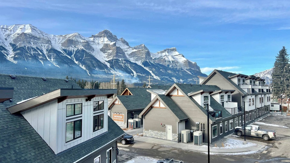 Harvie Heights House | Rocky Mountain Retreat Near Banff