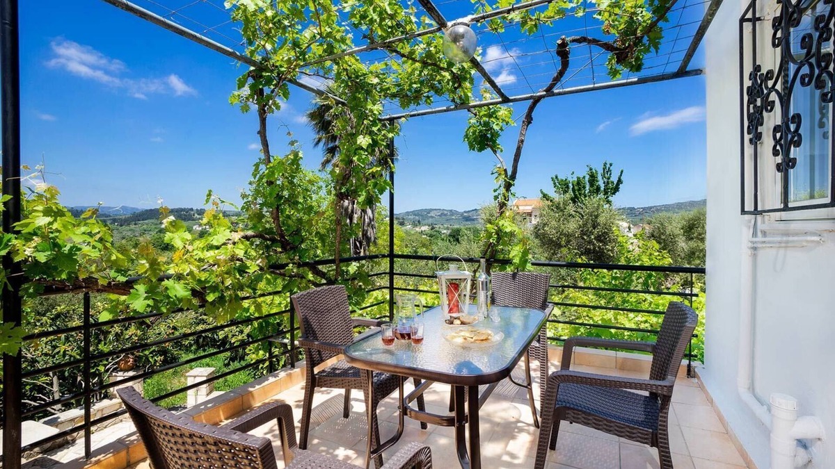 Vryses House | Rodanthi House, 2 BD, 1 BA, spacious, hospitable!