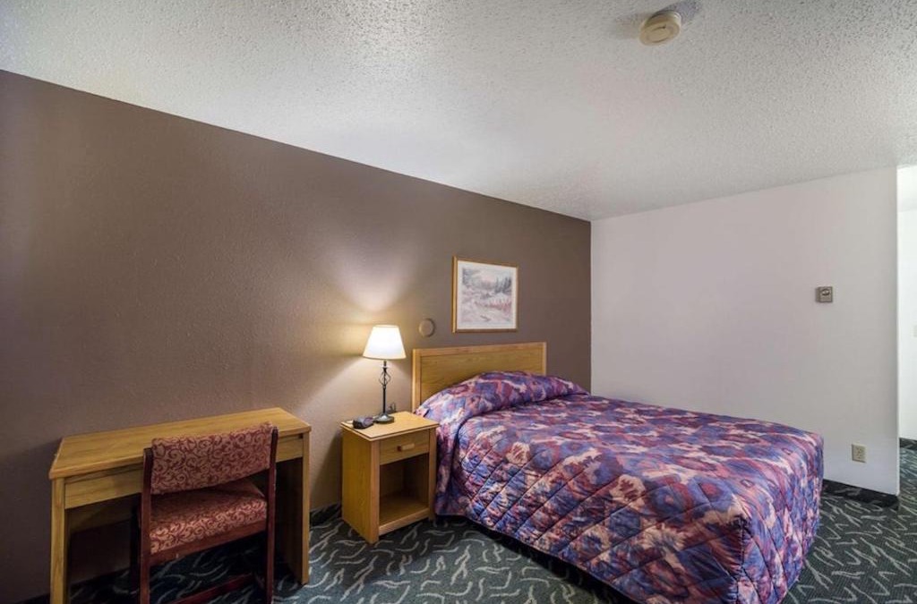 Wibaux Hotel | Rodeway Inn Gateway to Medora T-Roosevelt & Makoshika State Park