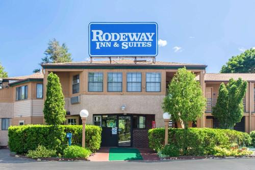 Branford Hotel | Rodeway Inn & Suites Branford - Guilford