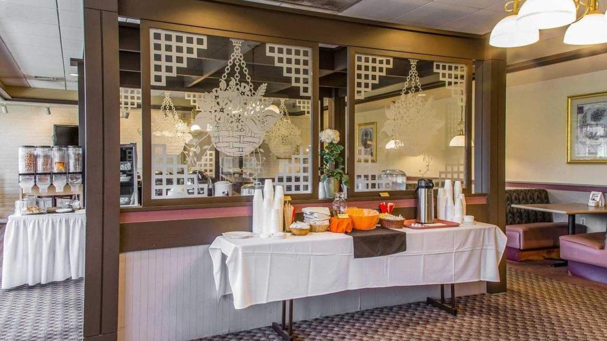East Windsor Hotel | Rodeway Inn & Suites East Windsor