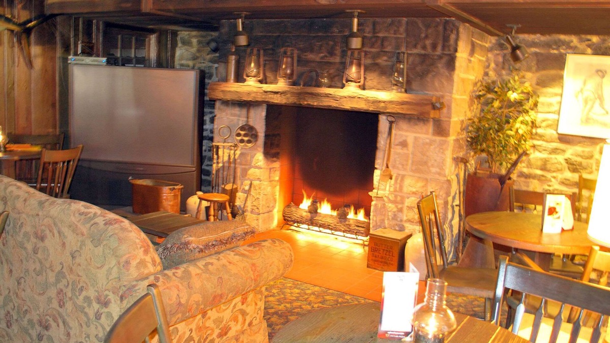 Myerstown Cabin | Rodeway Inn & Suites Myerstown - Lebanon