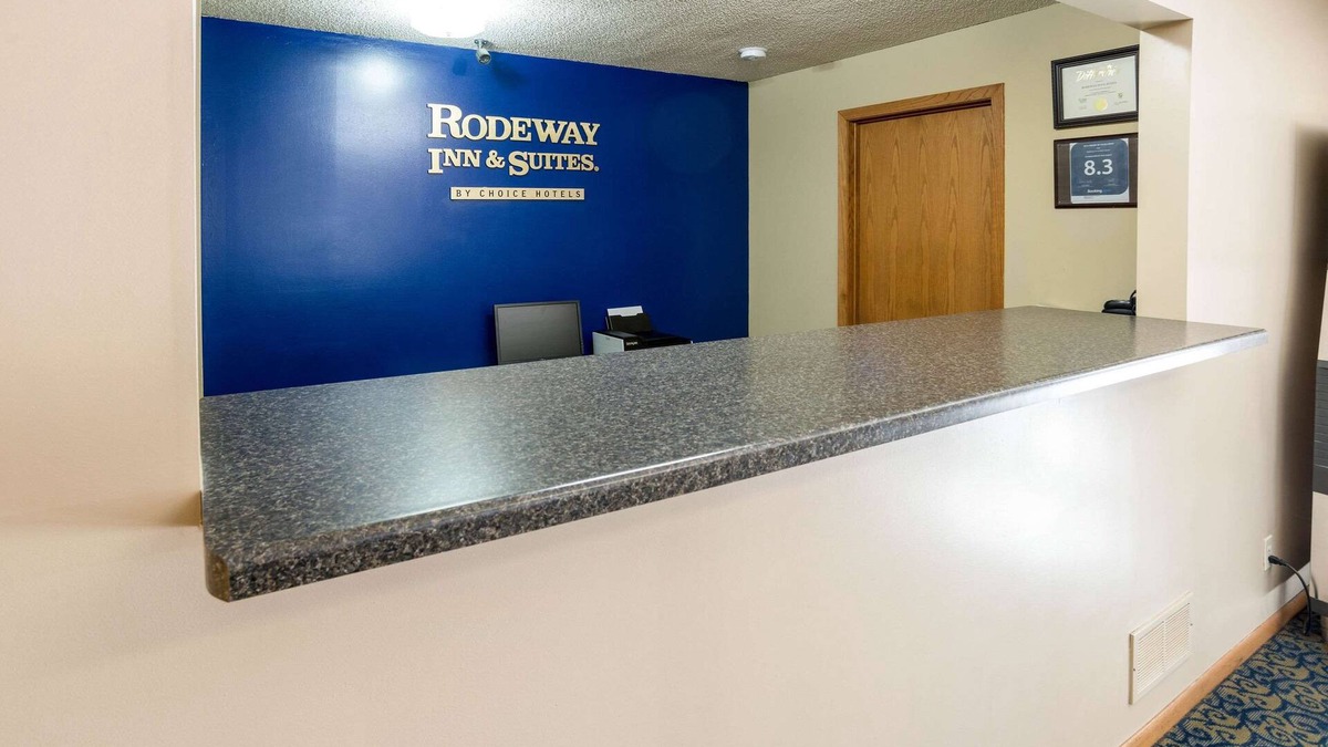 Austin Hotel | Rodeway Inn & Suites