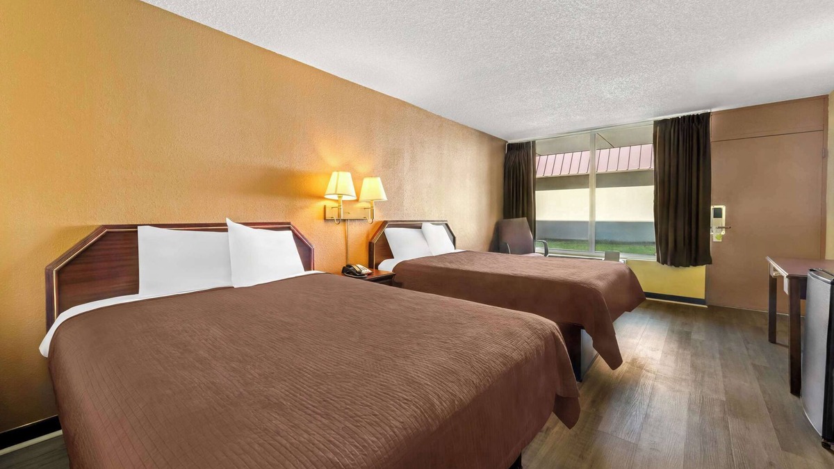 Monroe Hotel | Rodeway Inn