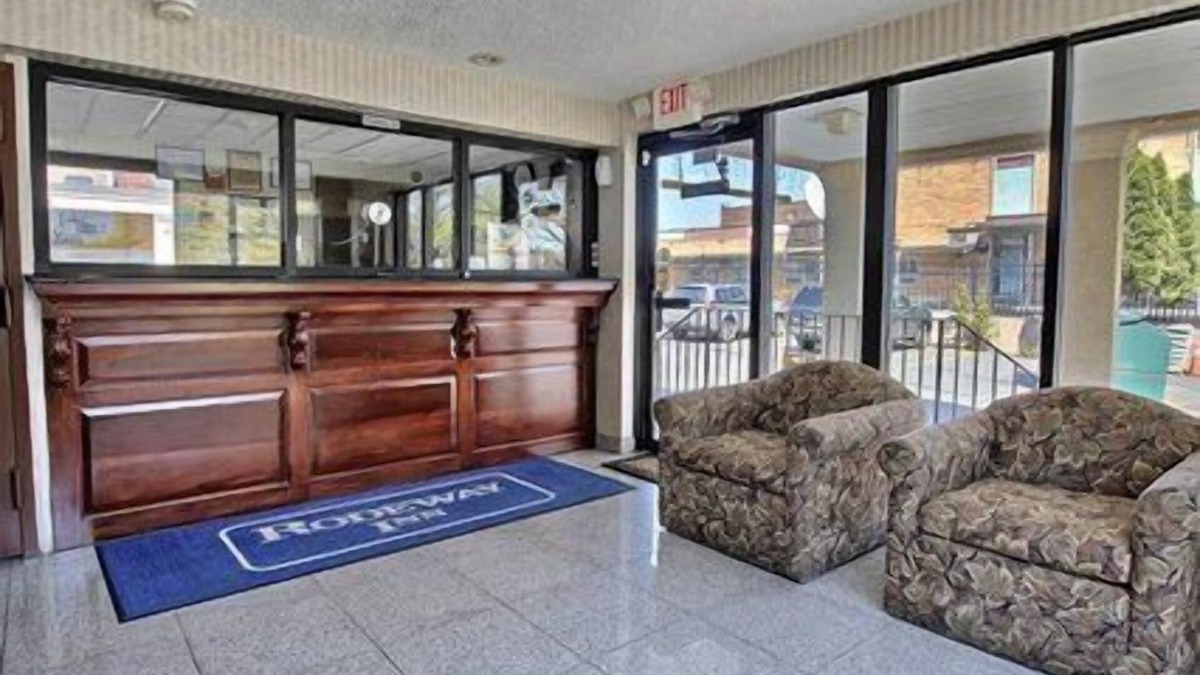 Paterson Hotel | Rodeway Inn