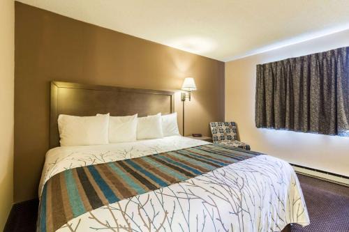 Red Wing Hotel | Rodeway Inn