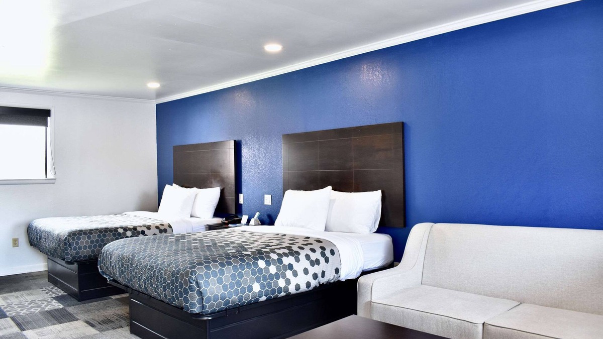 Swainsboro Hotel | Rodeway Inn