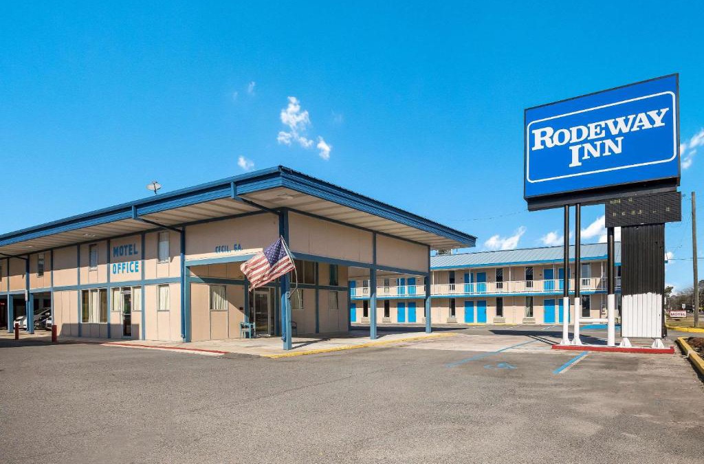Cecil Hotel | Rodeway Inn