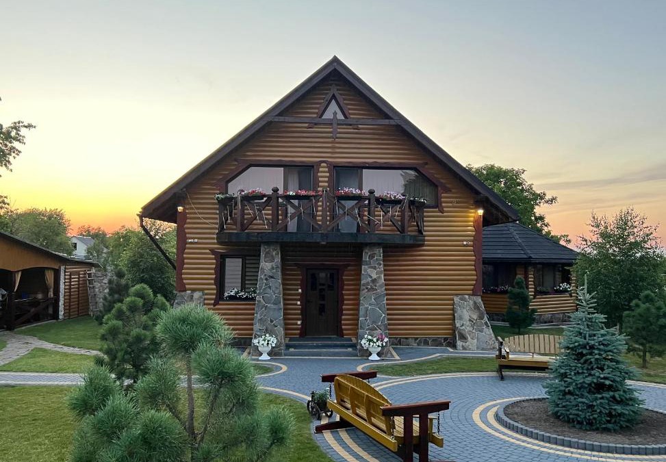 Pochaiv Villa | Rodynne Gnizdo