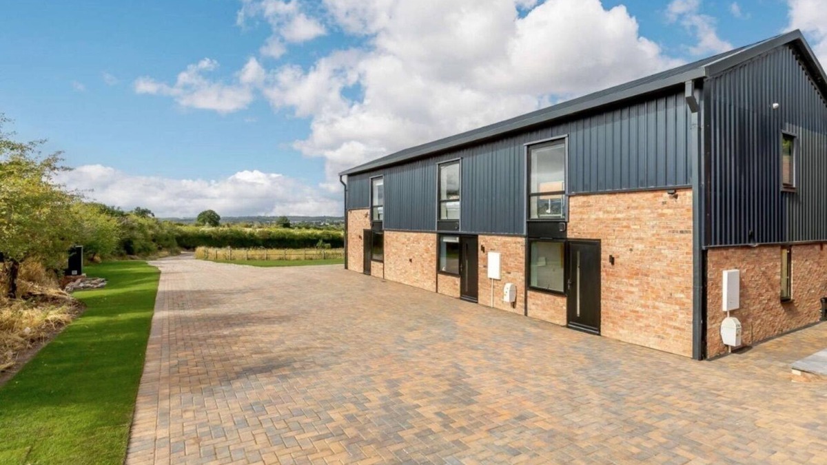 Bishampton Cottage | Roe Cottage, disabled adapted 2 bedroom, hot tub