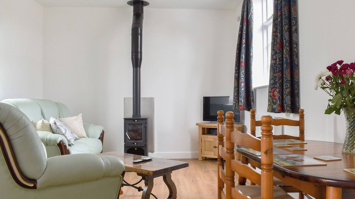 Hadleigh Cottage | Roe Cottage - UK33490