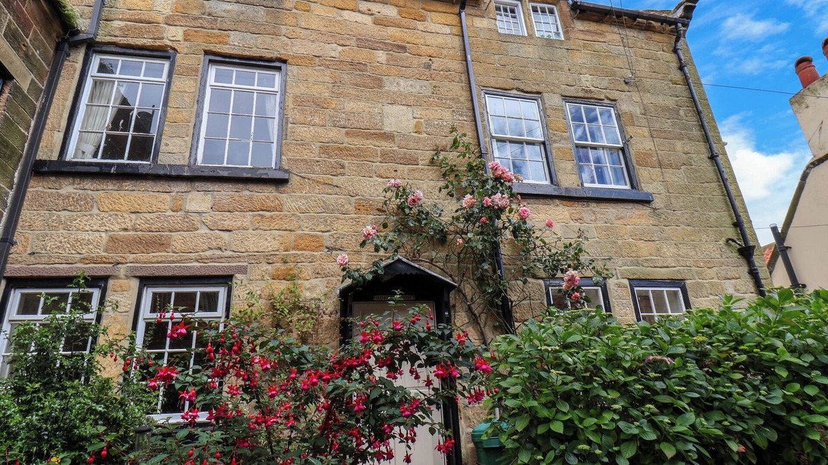 Robin Hood's Bay House | ROKEBY HOUSE, pet friendly in Robin Hood’s Bay