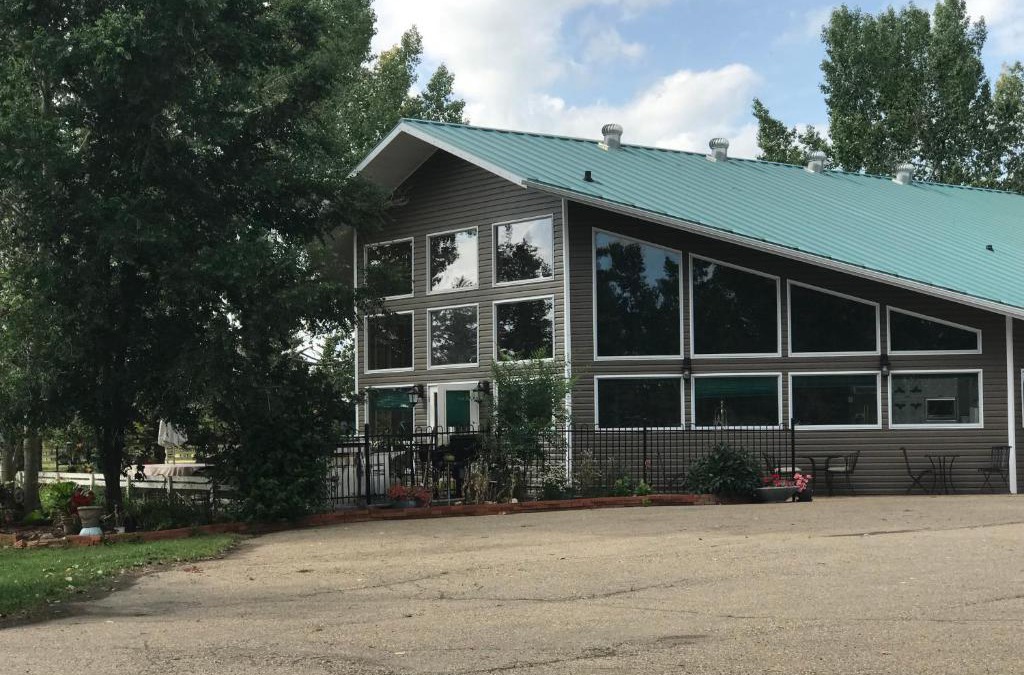 Drumheller Bed & Breakfast | Rolling Hills Country Resort Bed and Breakfast