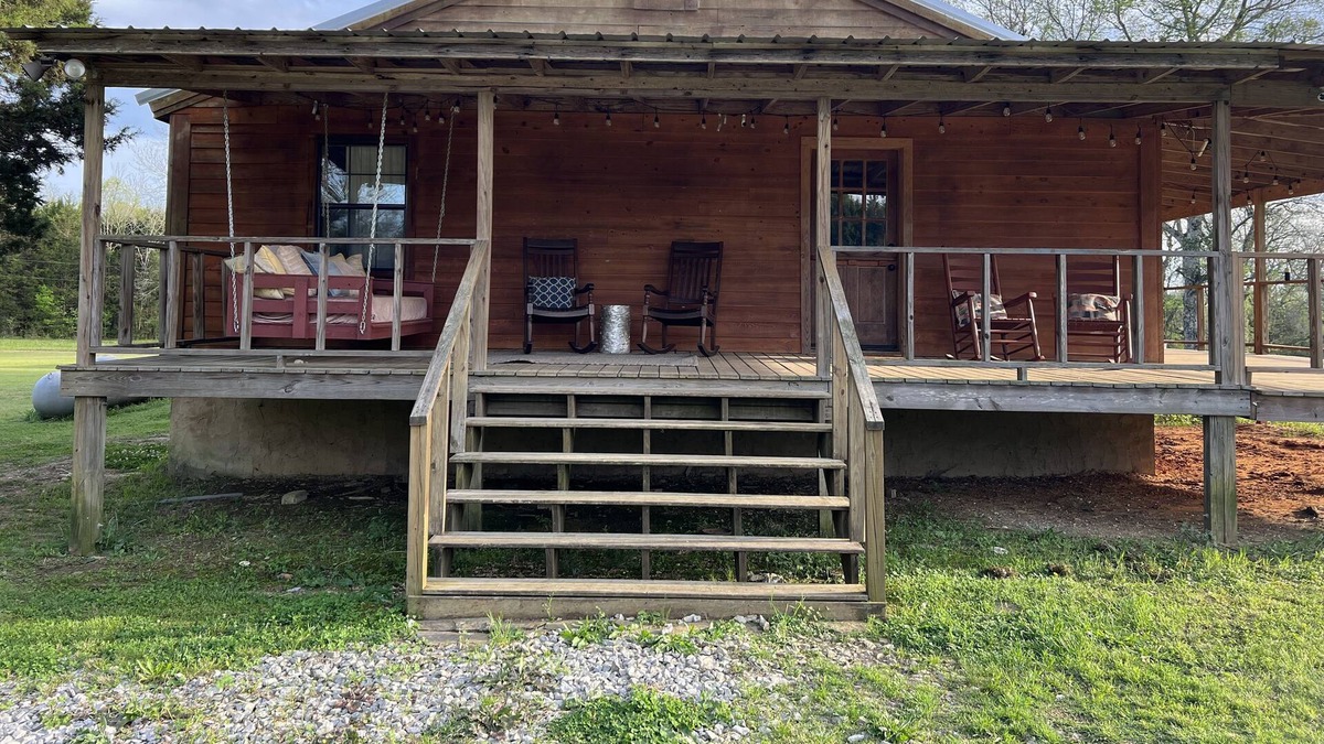 Faunsdale Cabin | Rolling Meadows Countryside Cabin, Pets Welcome!