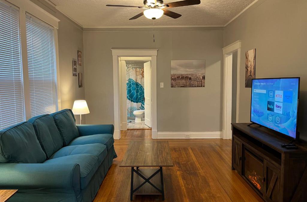 Norwood Apartment | Rolston 1, One Bedroom Unit near Xavier Downtown