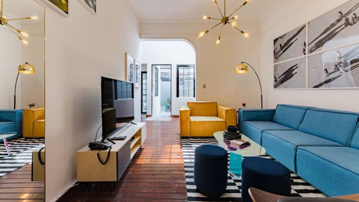 Roma Sur House | Roma Retreat: Modern Colonial Gem A/C 16 PAX