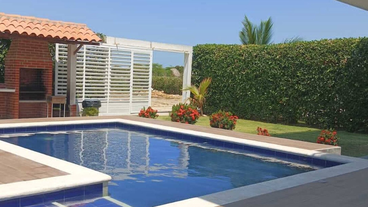 Santa Veronica Cabin | Romantic Villa 5 minutes from the beach