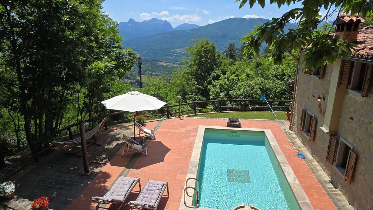 Castiglione di Garfagnana Cottage | Romantic Tuscany villa with private pool in stunning location, complete privacy.