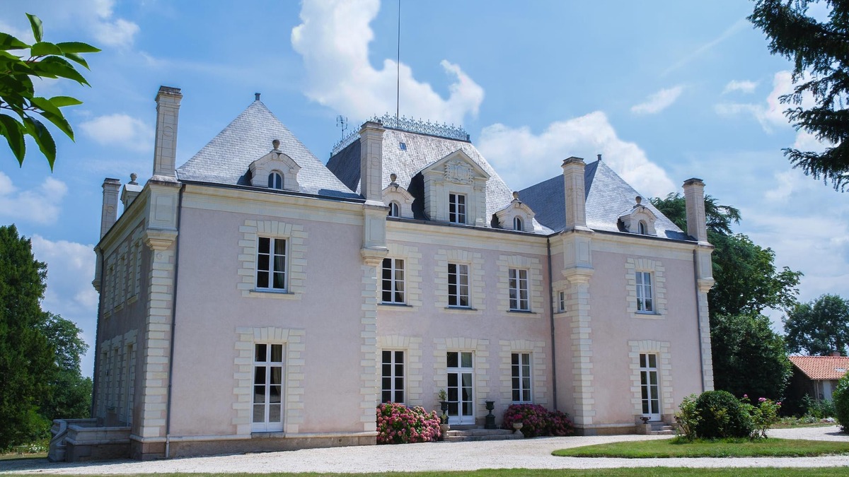 La Haie-Fouassiere Other | Romance & Elegance - in the Loire Valley - tennis court - jaccuzzi - and wine