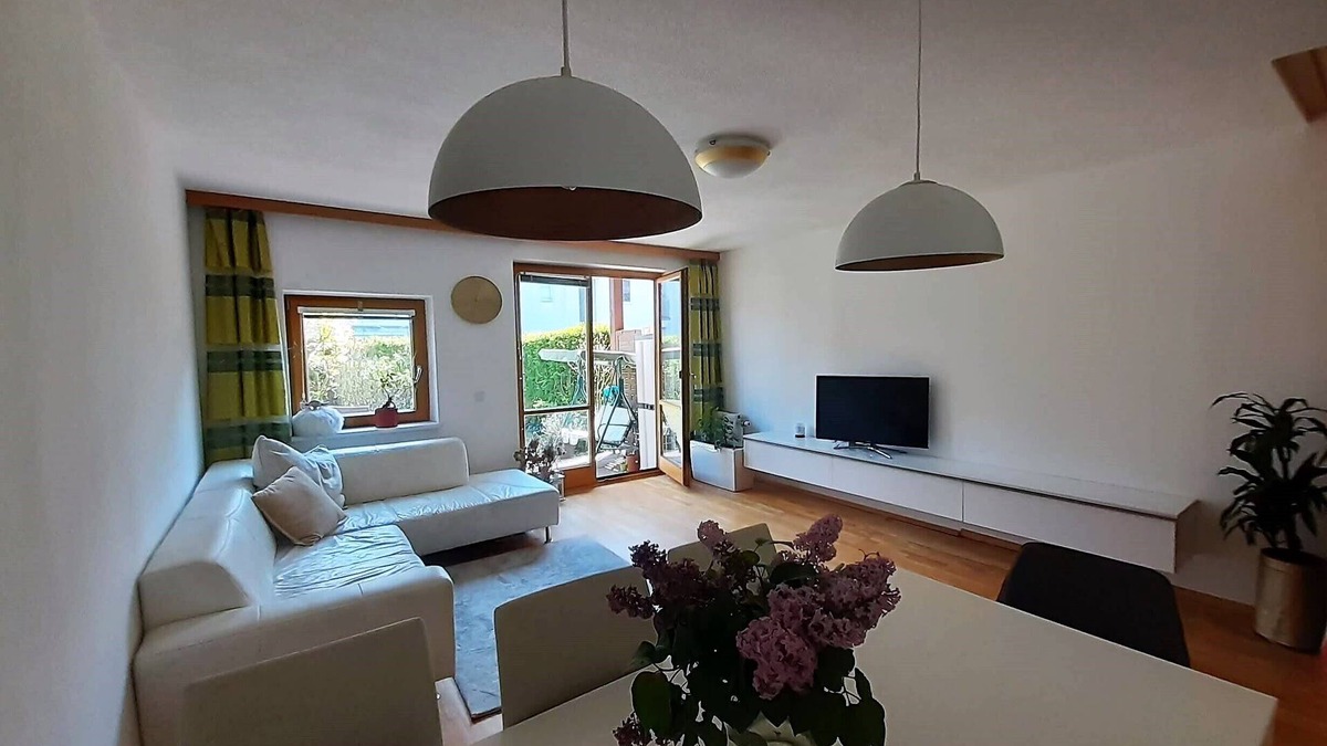 Hirschstetten Apartment | Romanson Garden Apartment