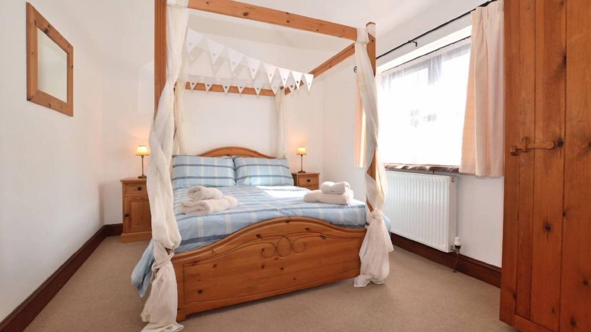 Tiverton Cottage | Romantic 1 bedroom cottage in beautiful Devon countryside, indoor pool, sauna