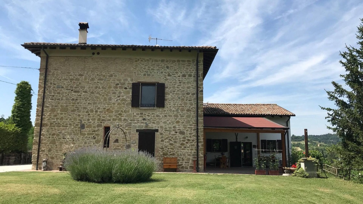 Monte San Pietro House | Romantic and Cozy Casa Doriana