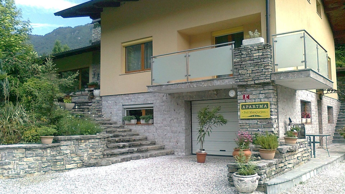 Kobarid Apartment | Romantic Attic Apartment "POD MATAJURJEM 1"