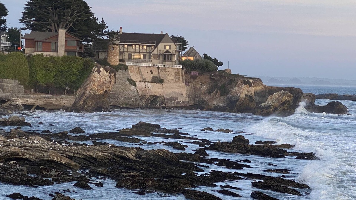Shell Beach Cottage | Romantic Beach Oasis - 2 mins from the ocean