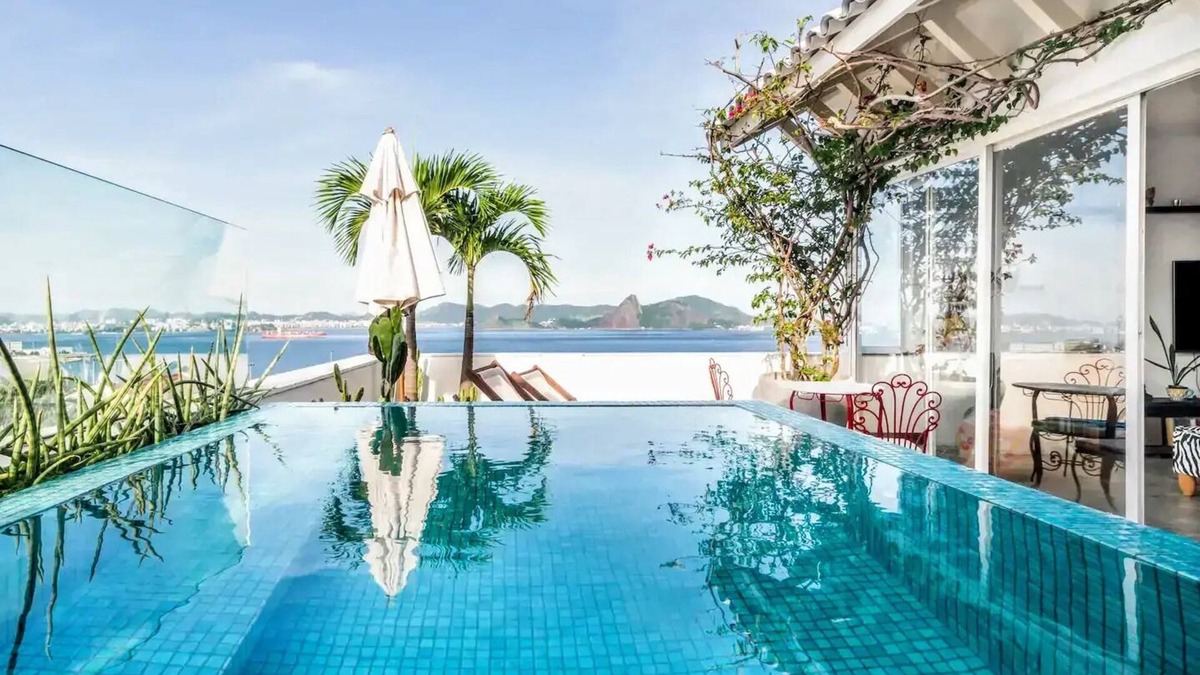 Gloria Apartment | Romantic Penthouse in Rio with heated pool and unforgettable beach view