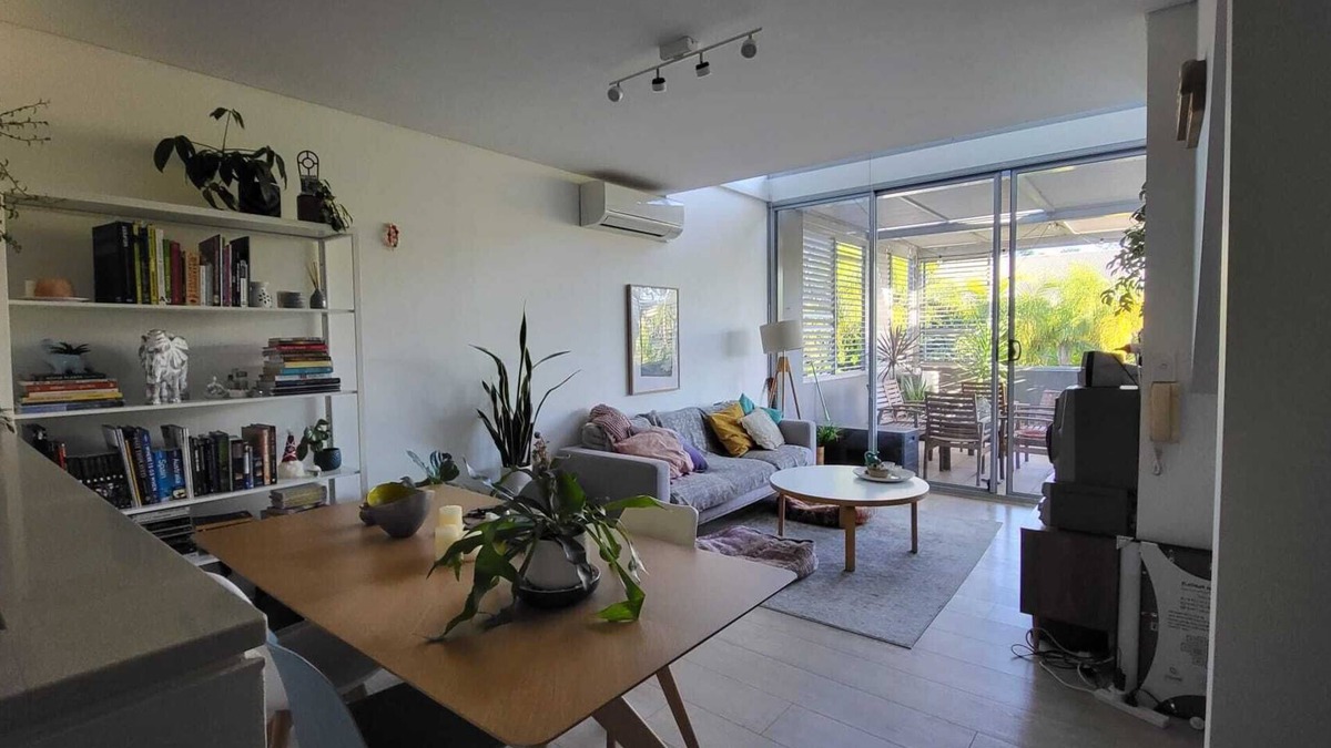 Alexandria Apartment | Romantic, bright and quiet loft in Alexandria. Pet friendly