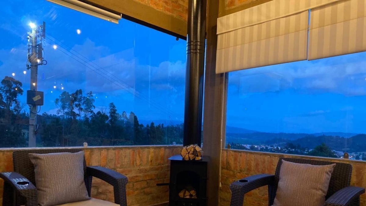 Chiquinquira Apartment | Romantic cabin with city view, 10 min from downtown