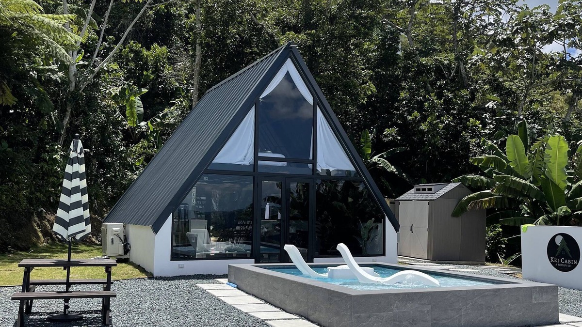 Cayey Cabin | Romantic Cabin with a heated pool and view of the city