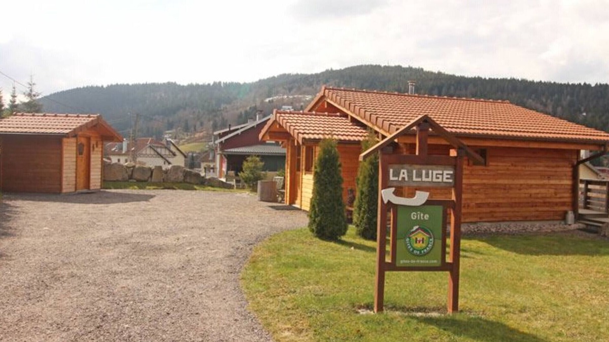Travexin Cottage | Romantic Chalet: Modern Comfort in Cornimont, Near Ski & Nature Activities