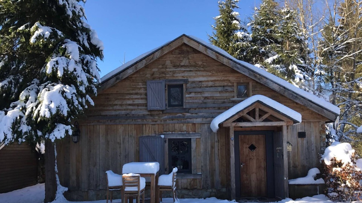 Ondenval Ski Chalet | Romantic chalets with all amenities and the feel of a hunting lodge.