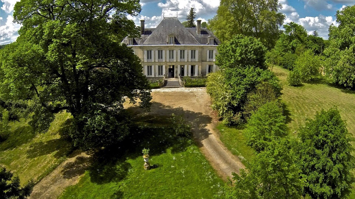 Saint-Savinien House | Romantic chateau XIX in big private estate with river and pool. Weddings