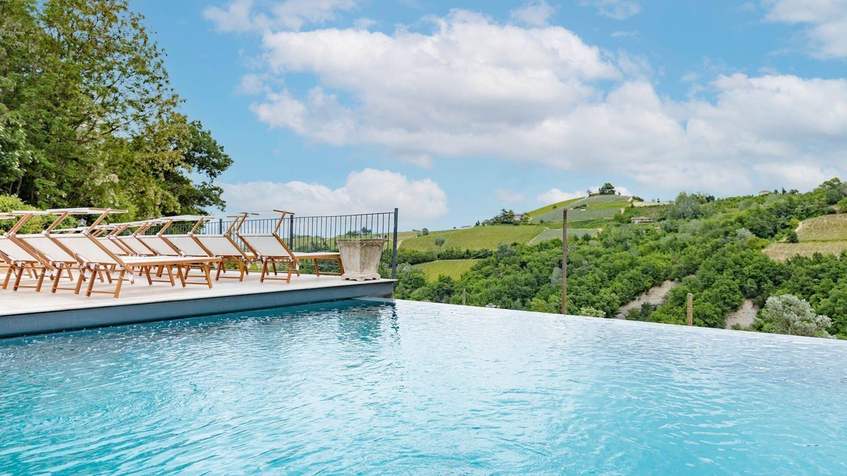Cassinasco Apartment | Romantic & Comfy Studio Overlooking Langhe Hills