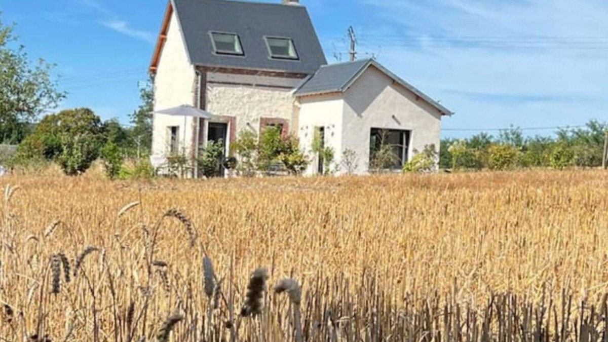 Bonsmoulins Cottage | Romantic cottage in the fields