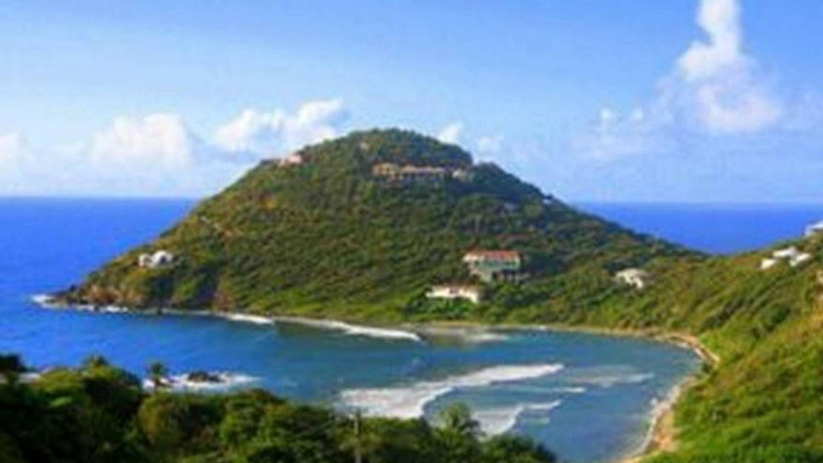 Hart Bay Cottage | Romantic Cottage: Stunning Ocean Views. Hot tub. Cruz Bay!