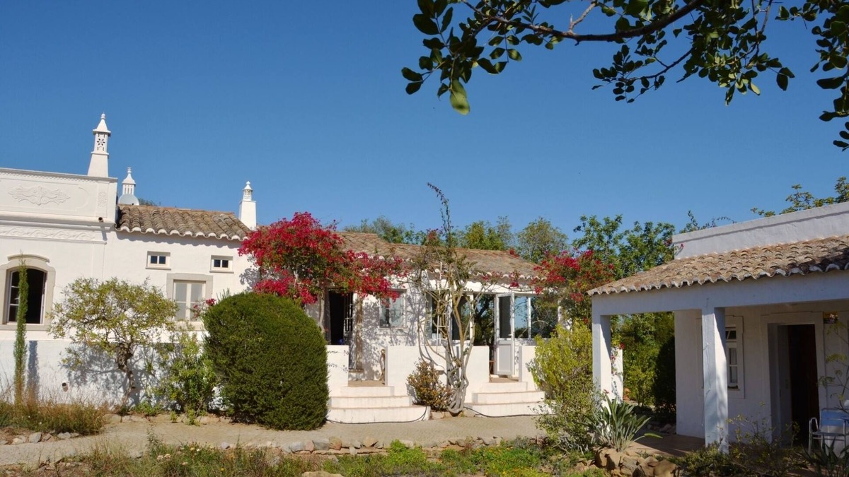 Moncarapacho e Fuseta House | Romantic country house near the sea with private pool