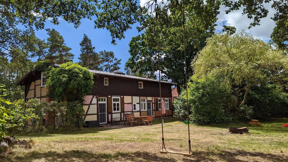 Baekern House | Romantic country idyll - former inn with large garden, fireplace, near the forest and lake