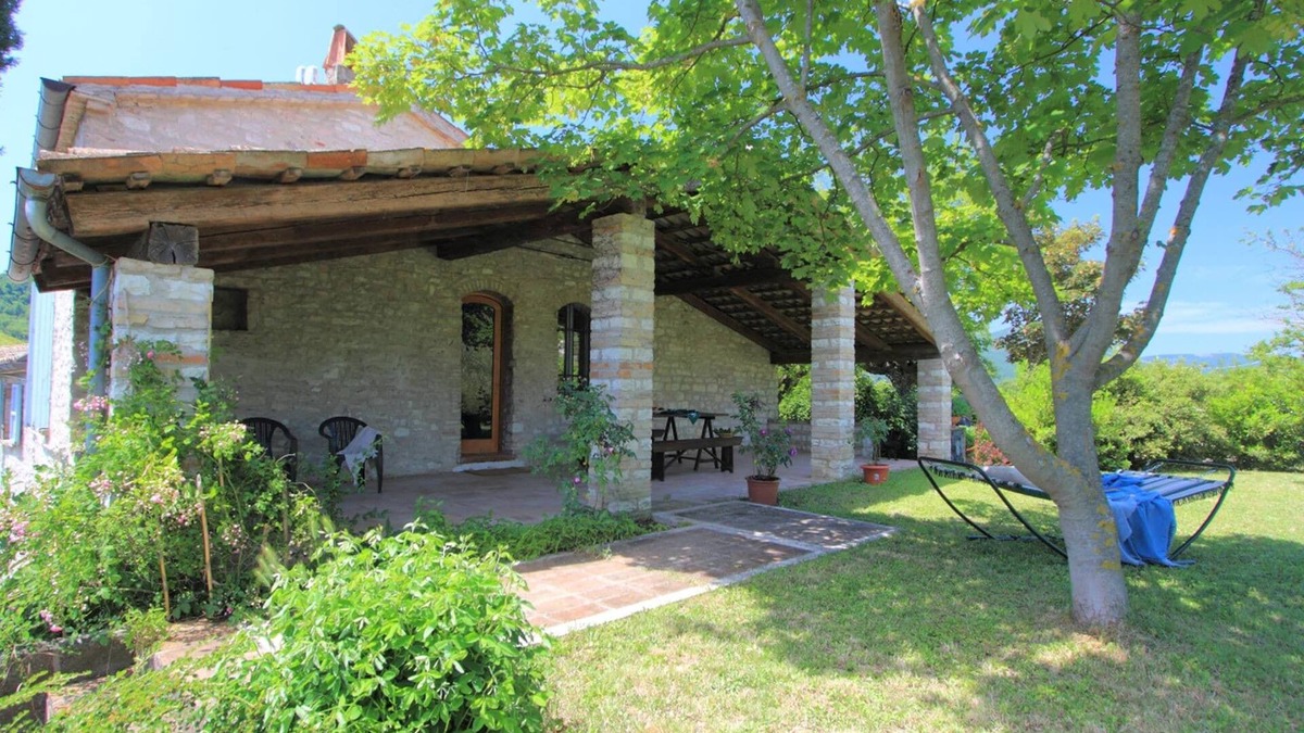Acqualagna House | Romantic Countryside Getaway