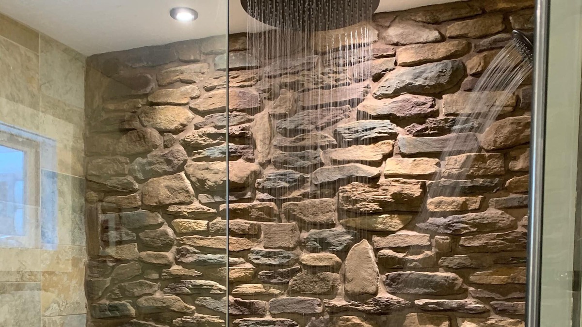 Logan House | Romantic Couple’s Getaway in the Hocking Hills. Close to town and caves!