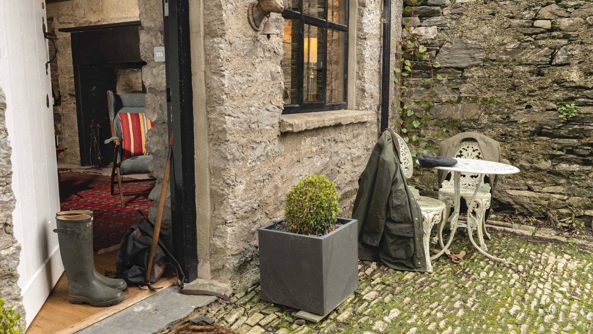 Crosthwaite Cabin | Romantic - Couples - rural - retreat - Lyth Valley