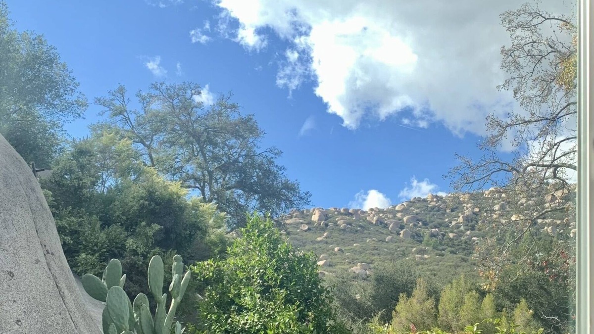 Ramona Cottage | Romantic & cozy cottage w/fireplace; close to hiking trails & 30min to San Diego